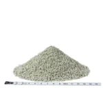Tas de granulés gris avec règle